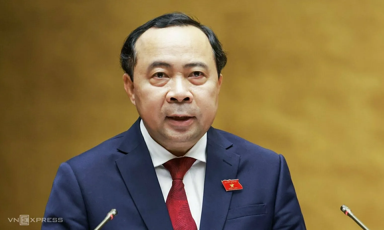 Bộ trưởng Khoa học và Công nghệ Vũ Hải Quân thừa ủy quyền Thủ tướng, trình Quốc hội dự án Luật Bưu chính sửa đổi.