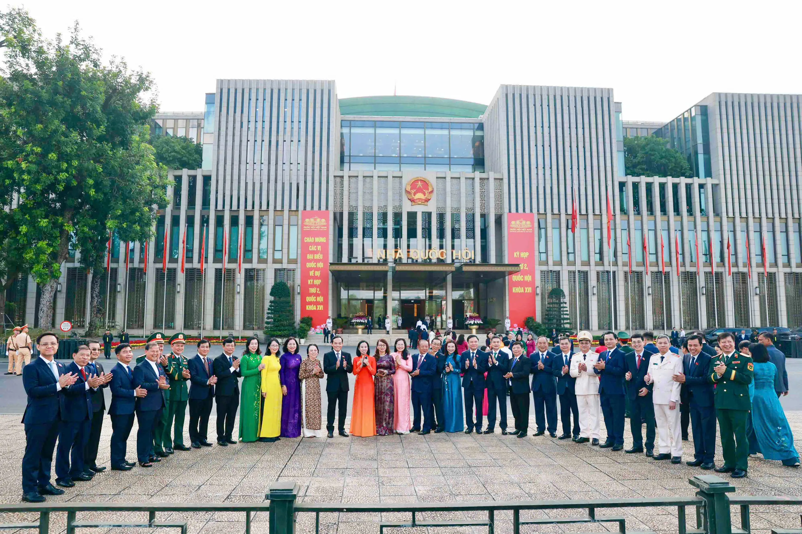 Đoàn đại biểu Quốc hội TP.HCM dự kỳ họp - Ảnh: NGUYỄN KHÁNH