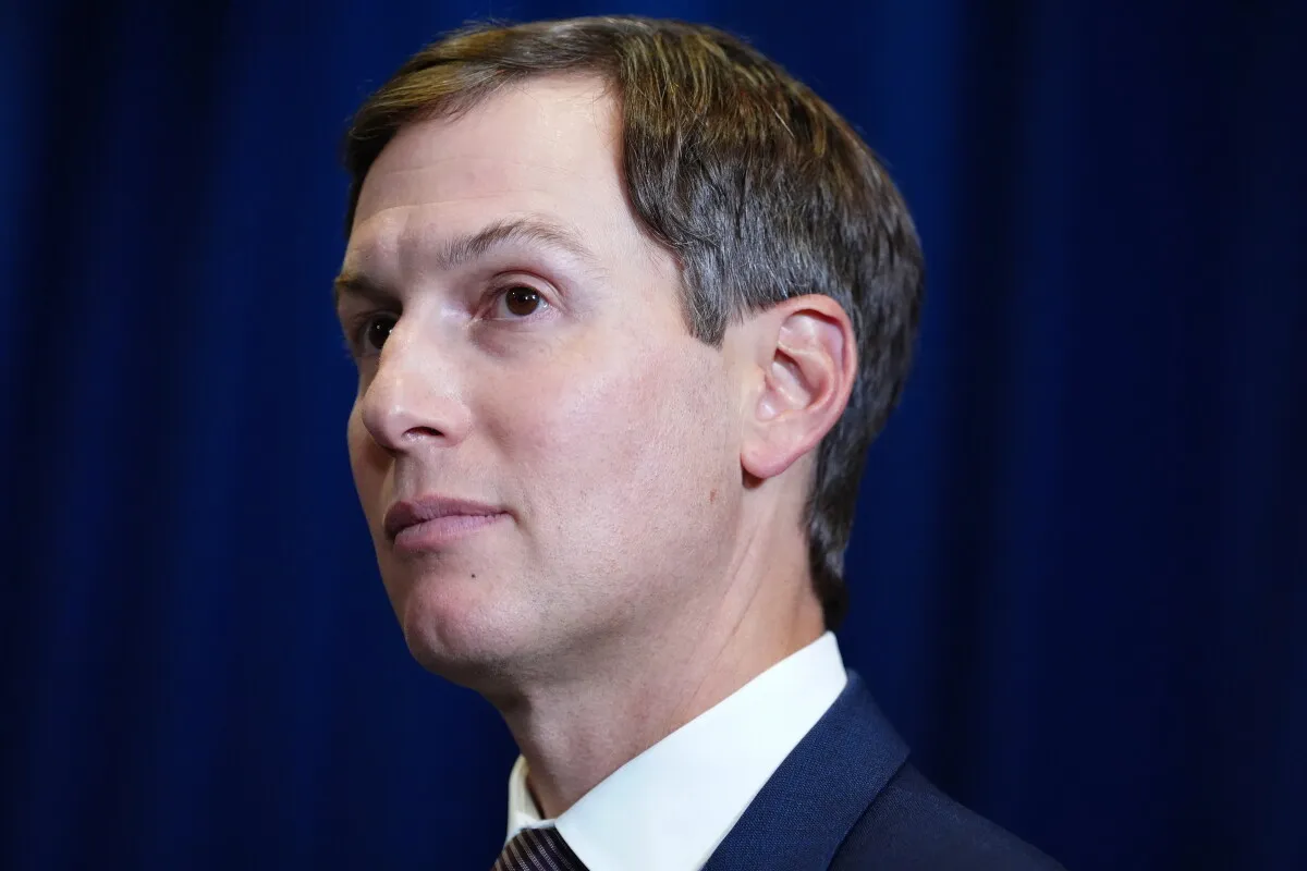 Ông Jared Kushner xuất hiện tại cuộc họp giữa tổng thống Mỹ Donald Trump và tổng thống Ukraine Volodymyr Zelensky trong khuôn khổ Đại hội đồng Liên Hợp Quốc vào ngày 22-9 - Ảnh: AP