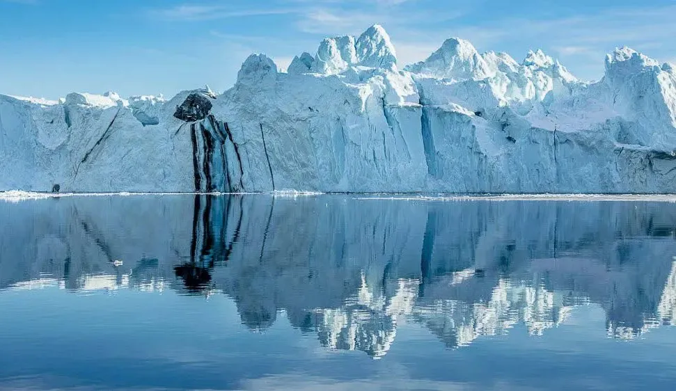 Những tảng băng trôi trên vịnh băng Ilulissat, tây Greenland - Ảnh: Scientifantastic