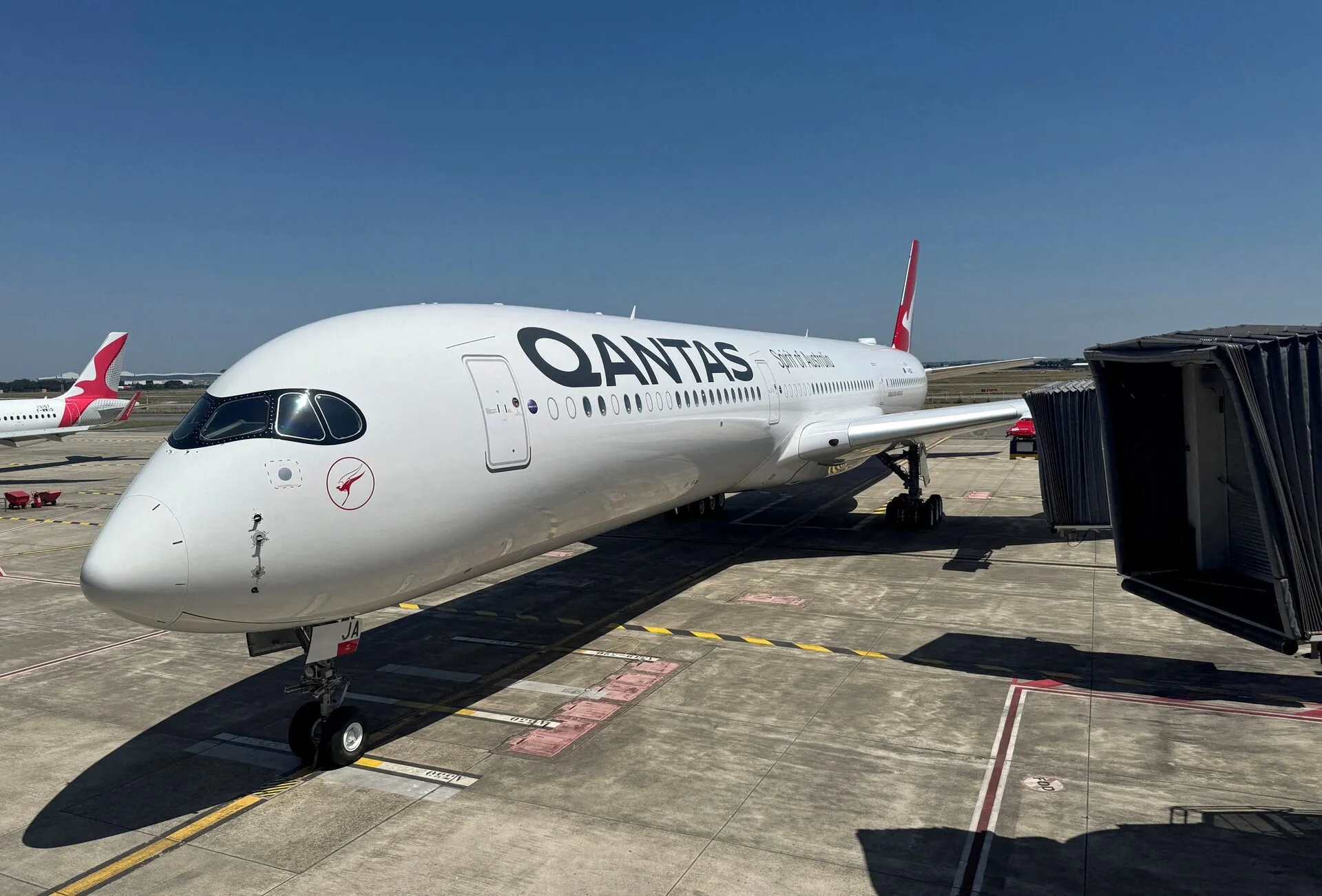 Một chiếc máy bay thuộc Hãng hàng không Qantas - Ảnh: REUTERS
