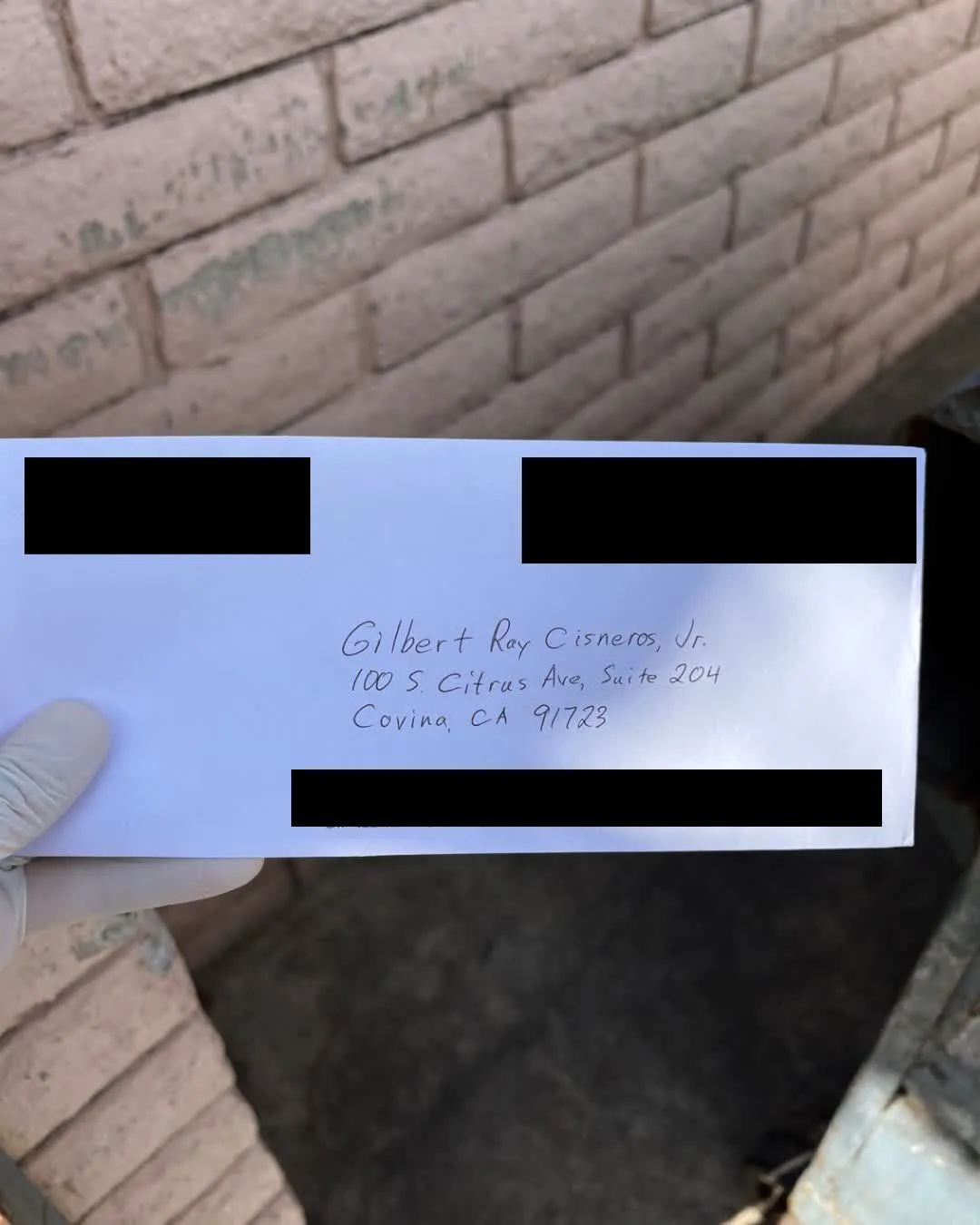 Hình ảnh lá thư được nghị sĩ dân chủ Gil Cisneros chia sẻ trên X hôm 17/10.