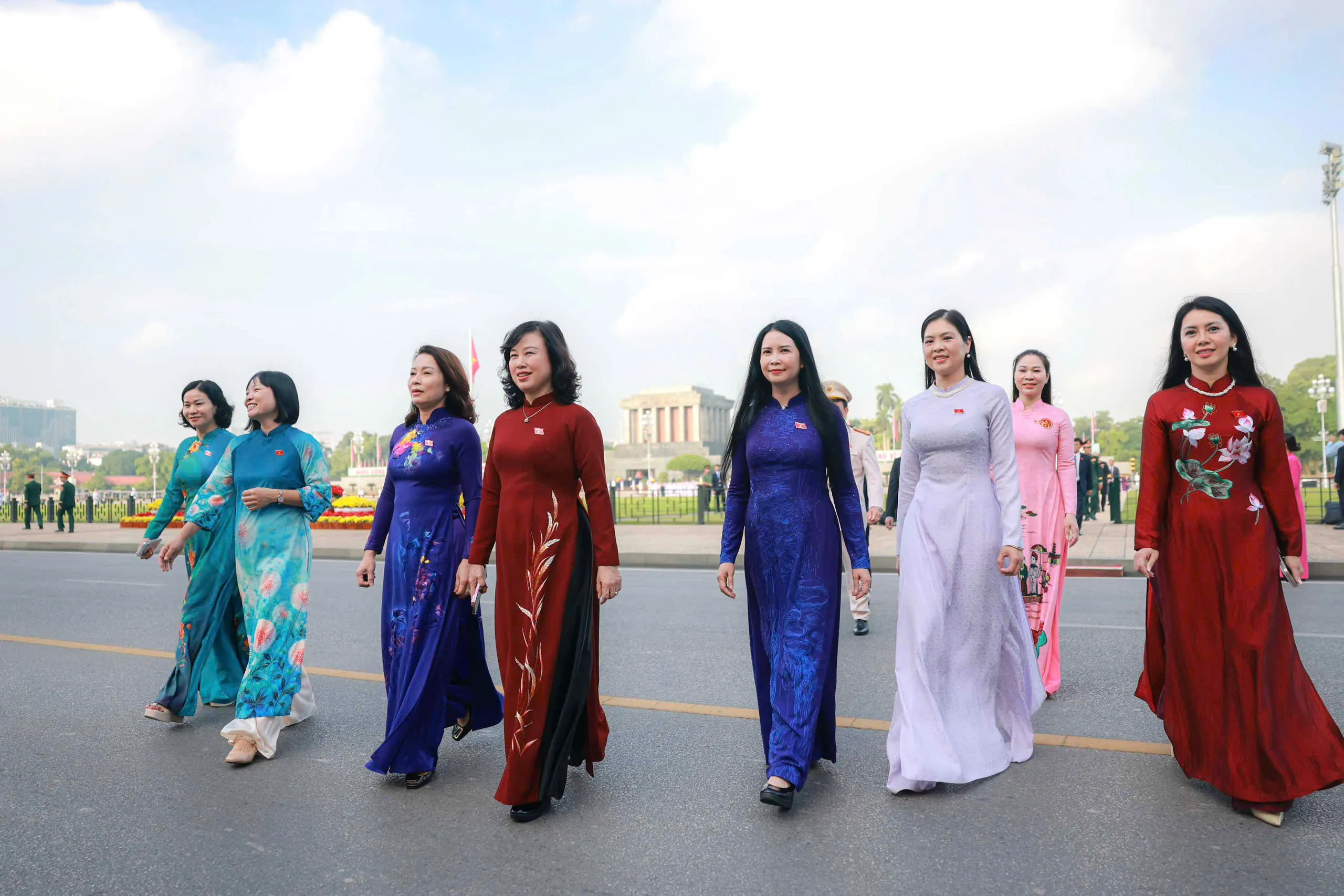Các đại biểu nữ tham dự kỳ họp - Ảnh: NGUYỄN KHÁNH