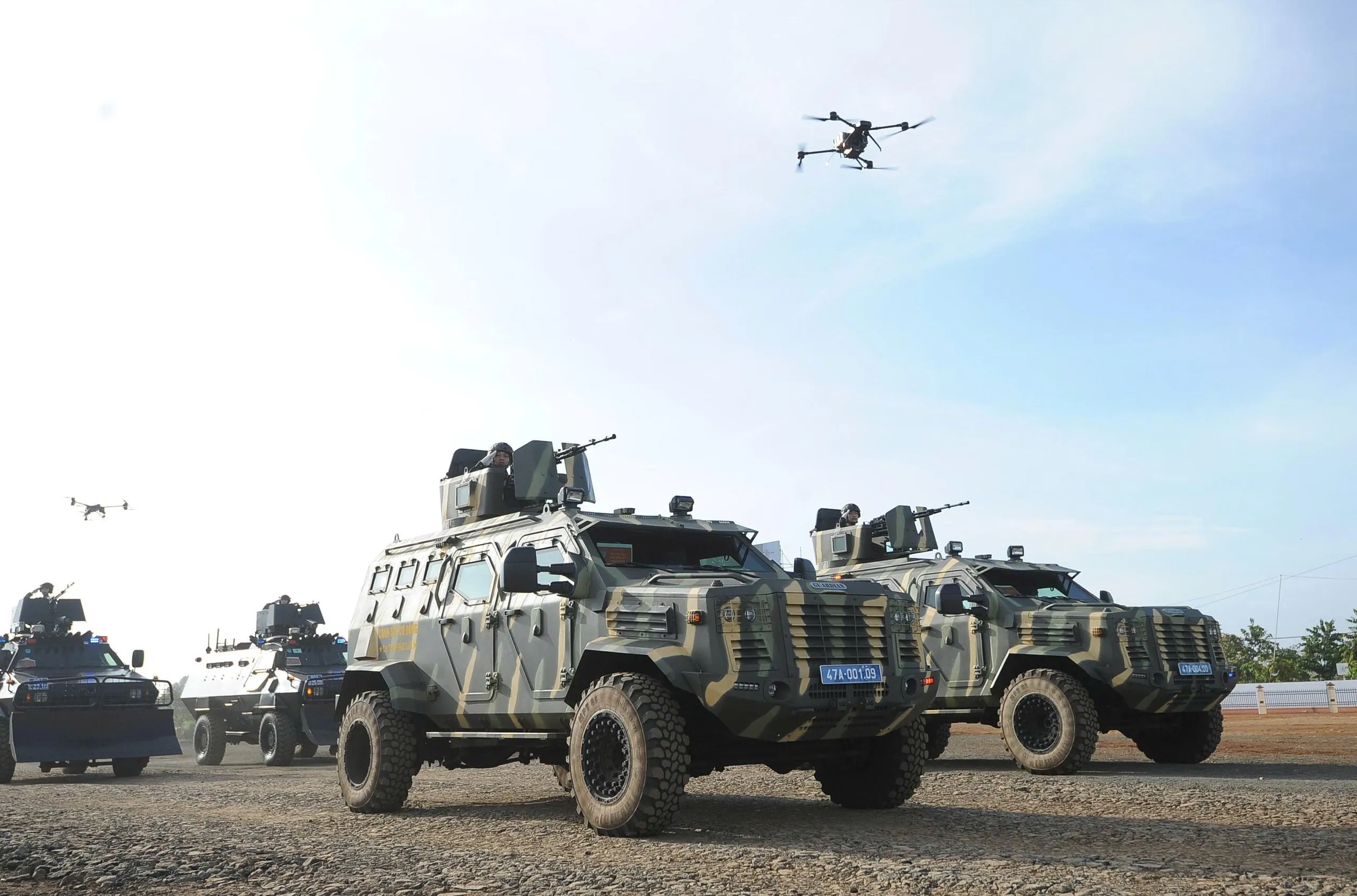 Nhân lực, khí tài của Bộ Công an tham gia diễn tập - Ảnh: VĂN GIỎI