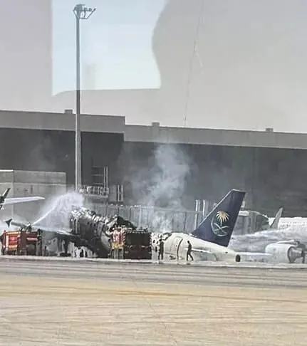 Hình ảnh được cho là phi cơ của Saudia Airlines bị phả hủy.