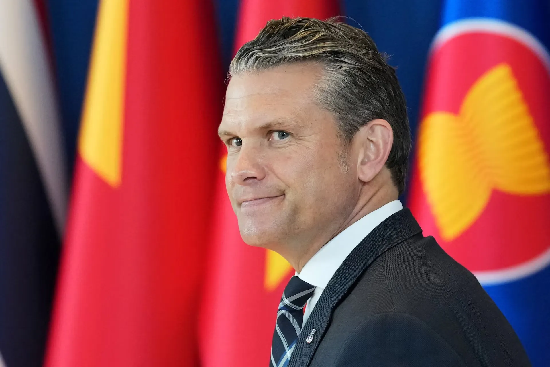 Ông Pete Hegseth tại Hội nghị Bộ trưởng Quốc phòng ASEAN ở thành phố Cebu, Philippines ngày 28-10 - Ảnh: REUTERS