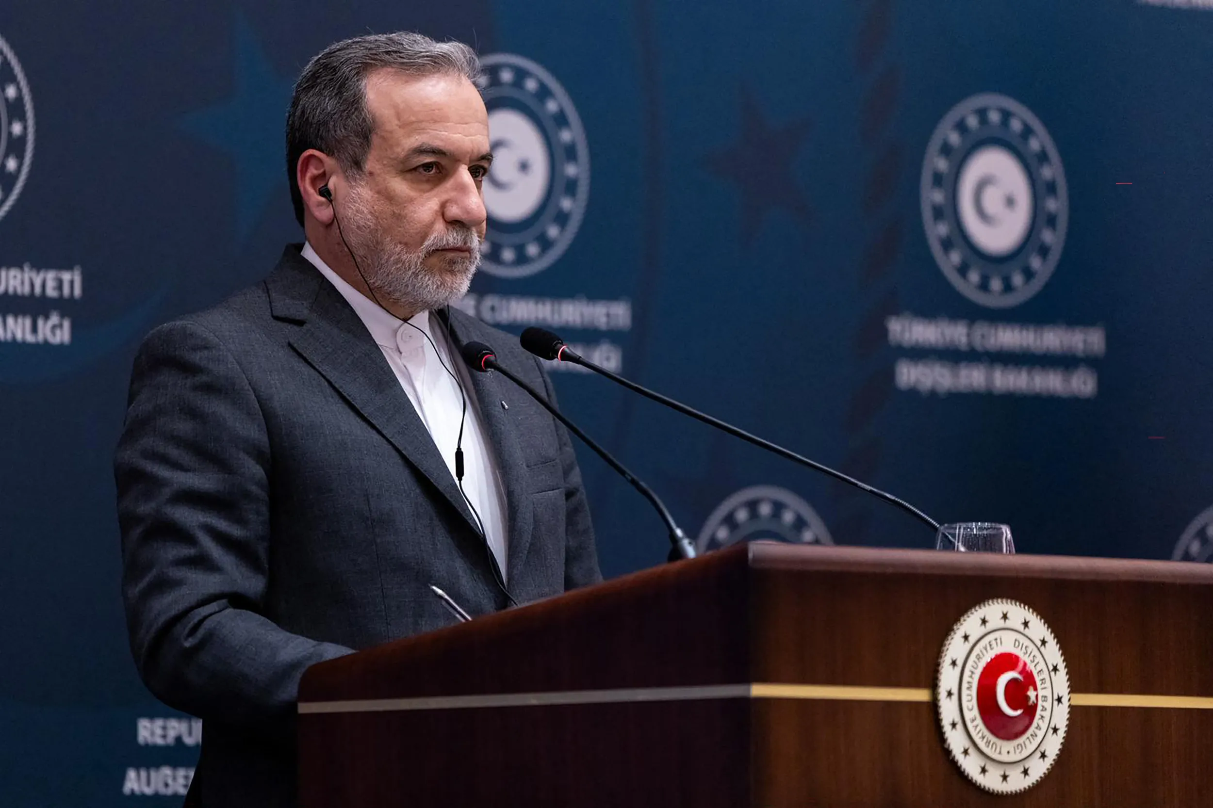 Ngoại trưởng Iran Abbas Araqchi đã có cuộc trao đổi gián tiếp với phía Mỹ tại New York - Ảnh: AFP