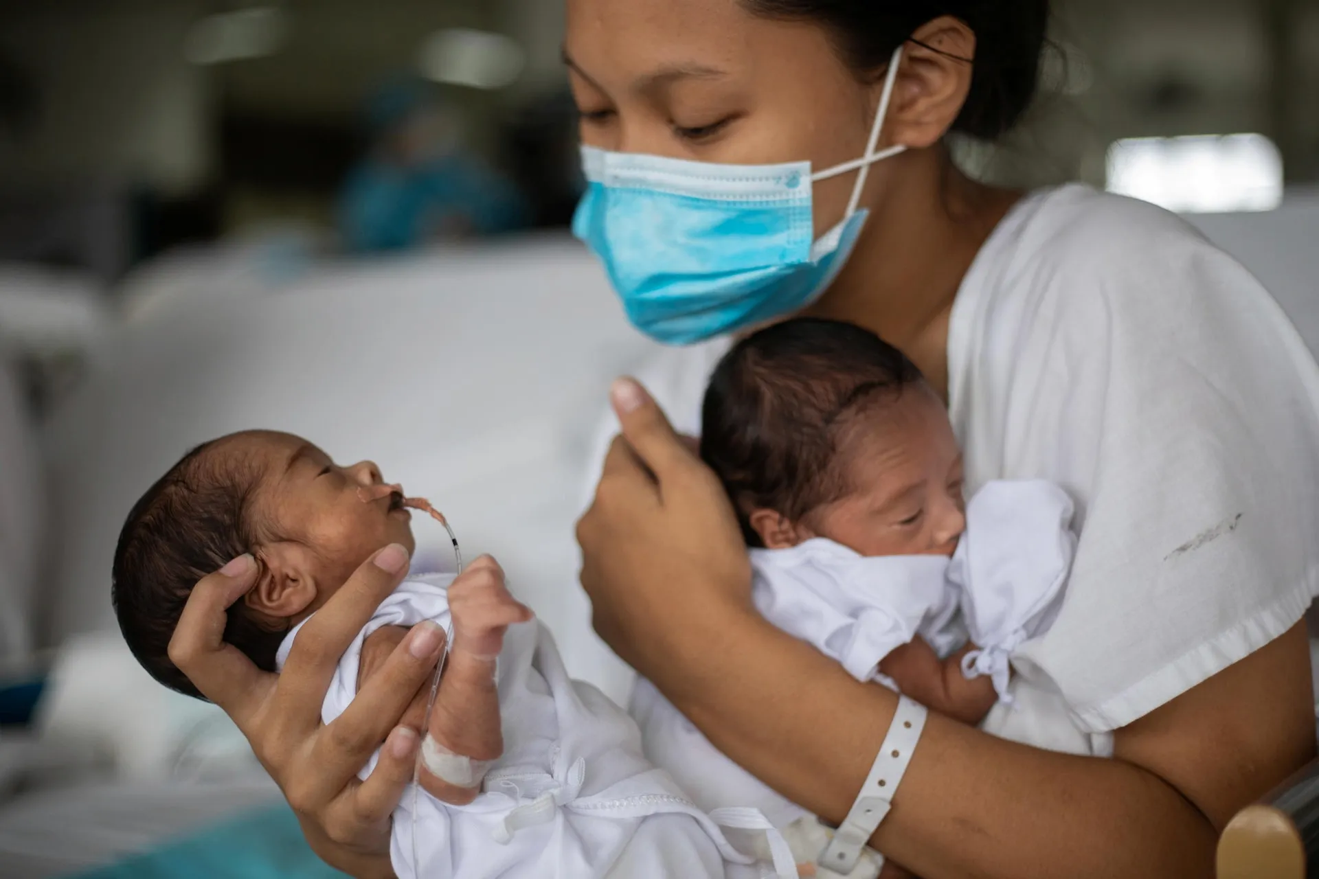 Nhật Bản kỳ vọng giảm gánh nặng tài chính cho phụ nữ mang thai bằng cách tiến tới miễn phí chi phí sinh con - Ảnh minh họa: REUTERS