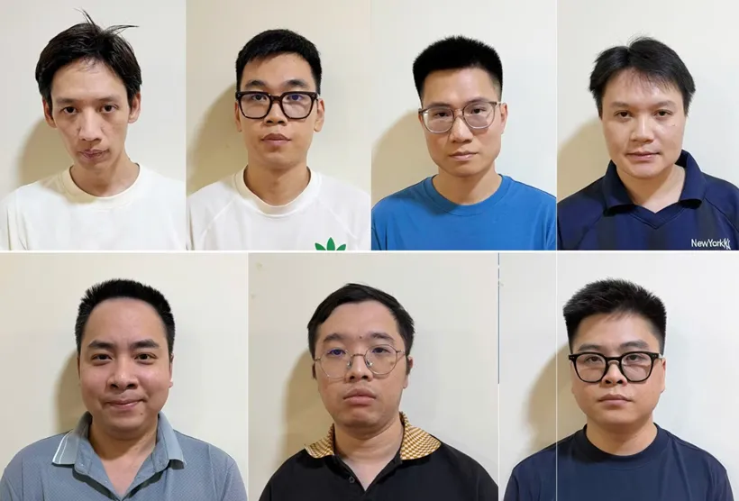 Các bị can: Nguyễn Đình Minh Khoa, Nguyễn Trung Anh, Nguyễn Đình Xuân, Nguyễn Hoàng Thanh (hàng trên, từ trái qua) và Nguyễn Phước Toàn, Doãn Thành Luân, Nguyễn Khương Duy (hàng dưới, từ trái qua) - Ảnh: CA