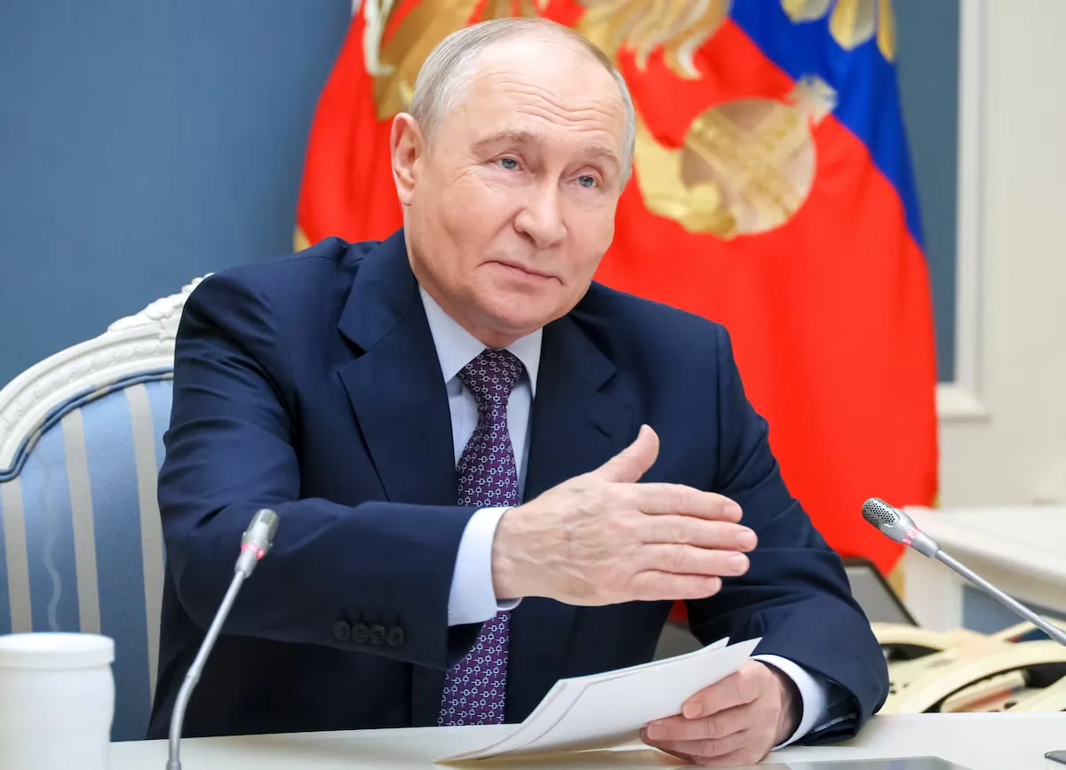 Tổng thống Putin tham dự cuộc họp trực tuyến tại Điện Kremlin ngày 15-10 - Ảnh: REUTERS