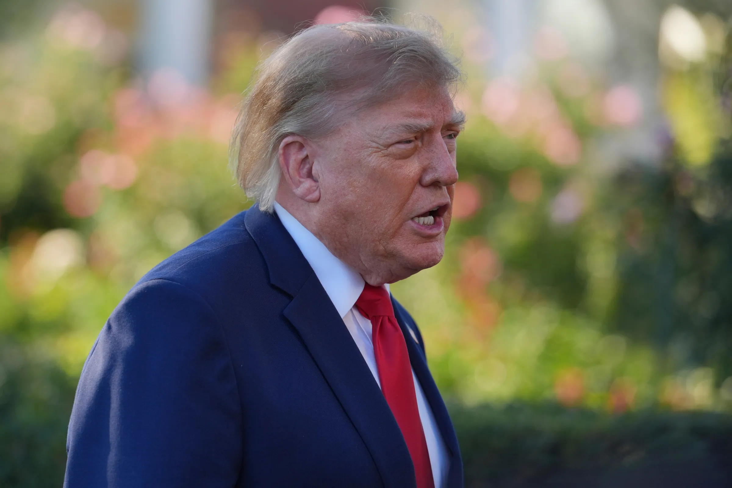 Tổng thống Mỹ Donald Trump tại khuôn viên Nhà Trắng ngày 21/10.