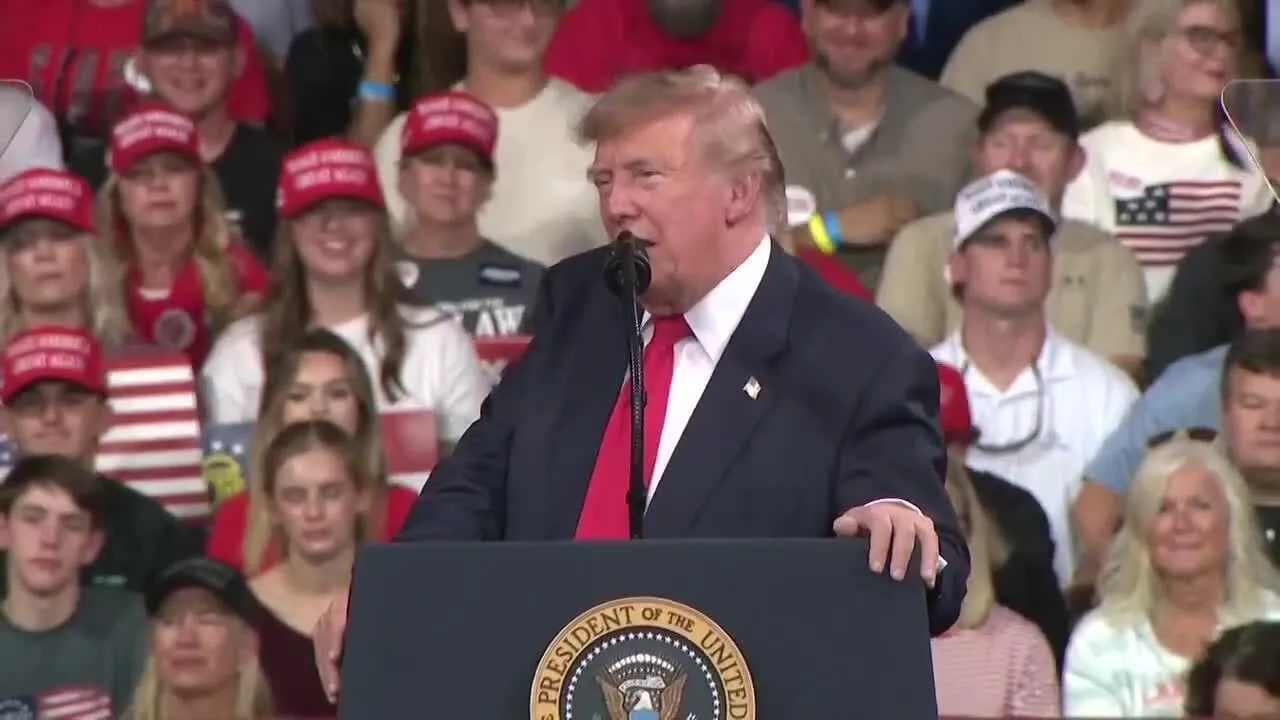 Tổng thống Trump nói về việc nên dừng hạ sát lãnh đạo Iran.