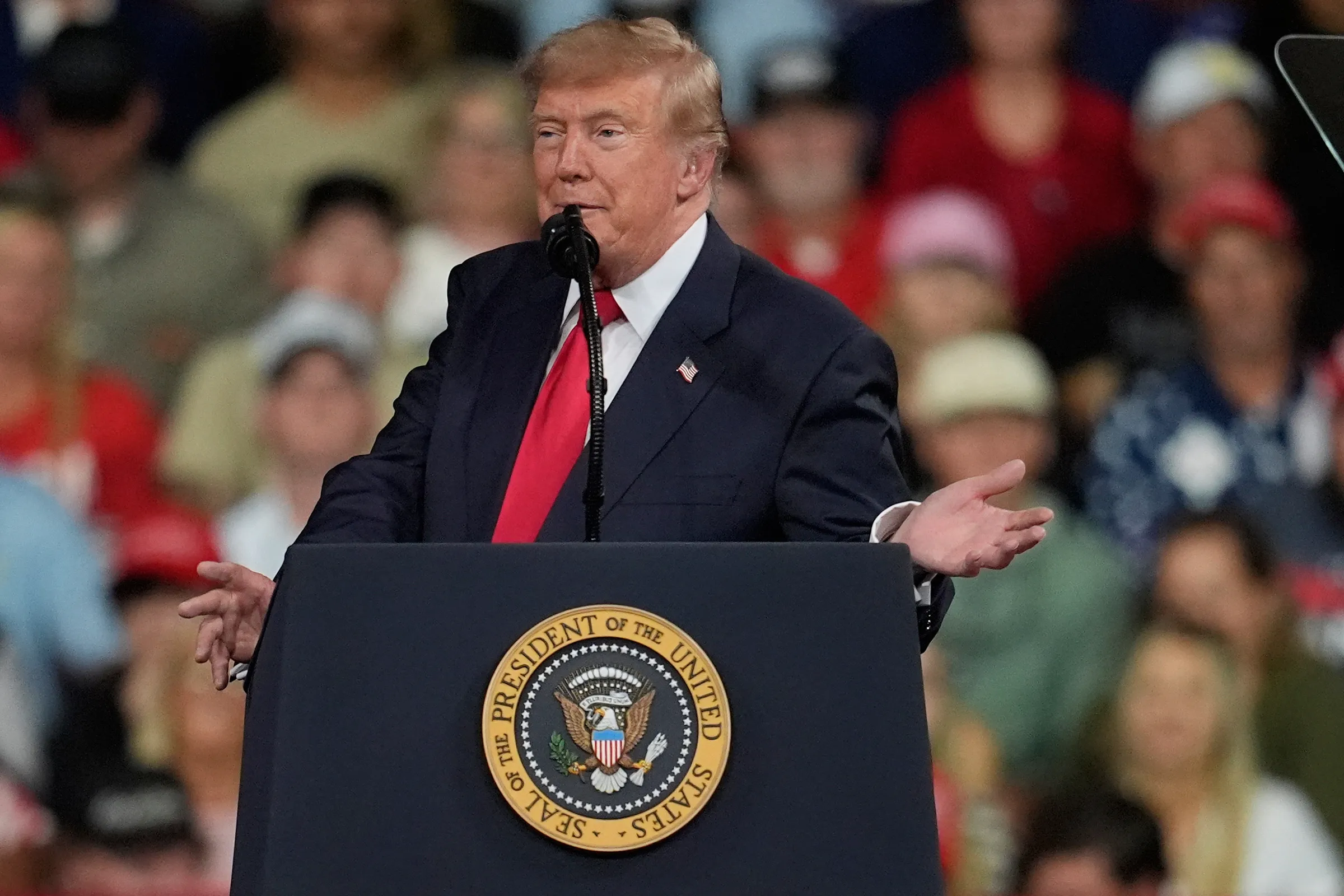 Tổng thống Donald Trump tại sự kiện vận động ở thành phố Perry, bang Georgia ngày 24/10.