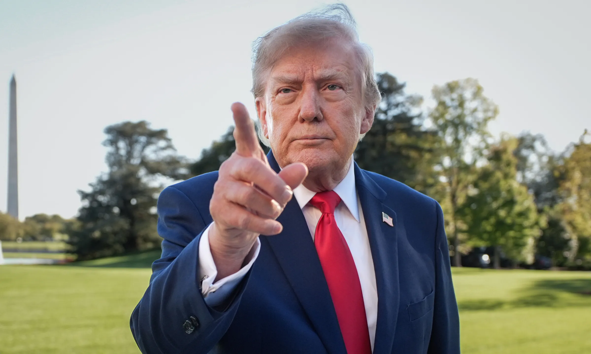Tổng thống Donald Trump tại bãi cỏ phía nam Nhà Trắng ngày 21/10.
