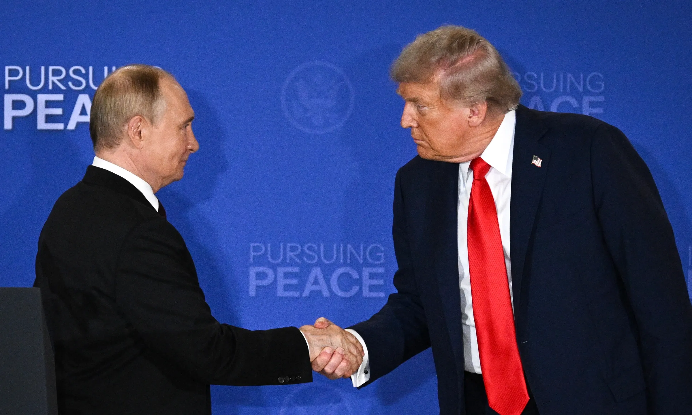 Tổng thống Putin (trái) và Tổng thống Trump tại bang Alaska, Mỹ tháng 8/2025.