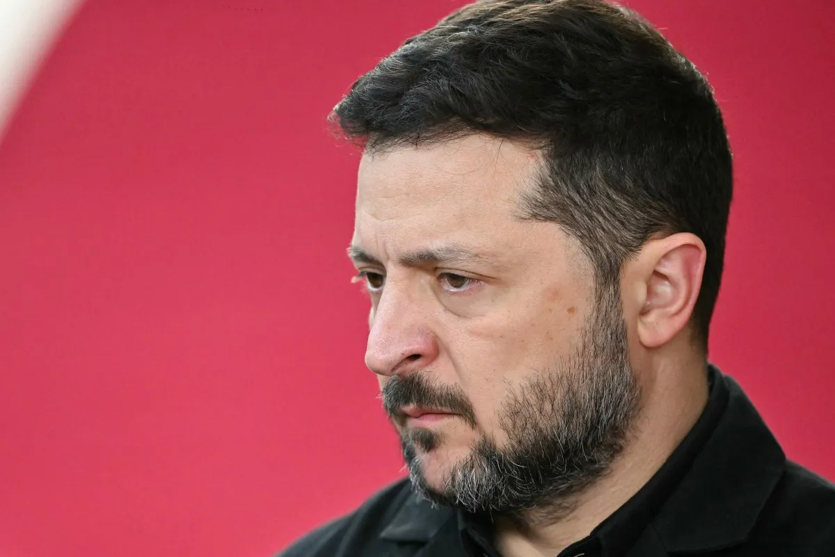 Tổng thống Ukraine Volodymyr Zelensky đến dự hội nghị thượng đỉnh Liên minh châu Âu tại Brussels, Bỉ vào ngày 16-10-2026 - Ảnh: AFP