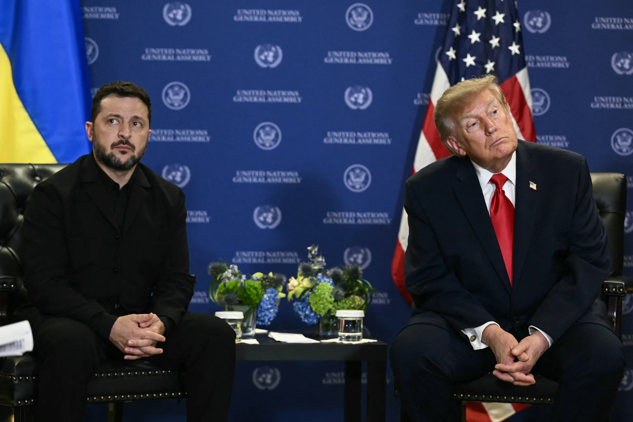 Tổng thống Mỹ Donald Trump (phải) và người đồng cấp Ukraine Volodymyr Zelensky tại cuộc gặp ở New York ngày 22/9.