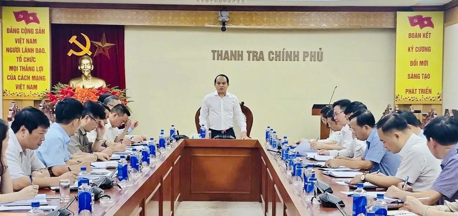 Tổng Thanh tra Chính phủ chỉ đạo việc thanh tra chấp hành các quy định của pháp luật trong hoạt động mua bán, kinh doanh xăng dầu đối với một số thương nhân đầu mối trên cả nước - Ảnh: TTCP