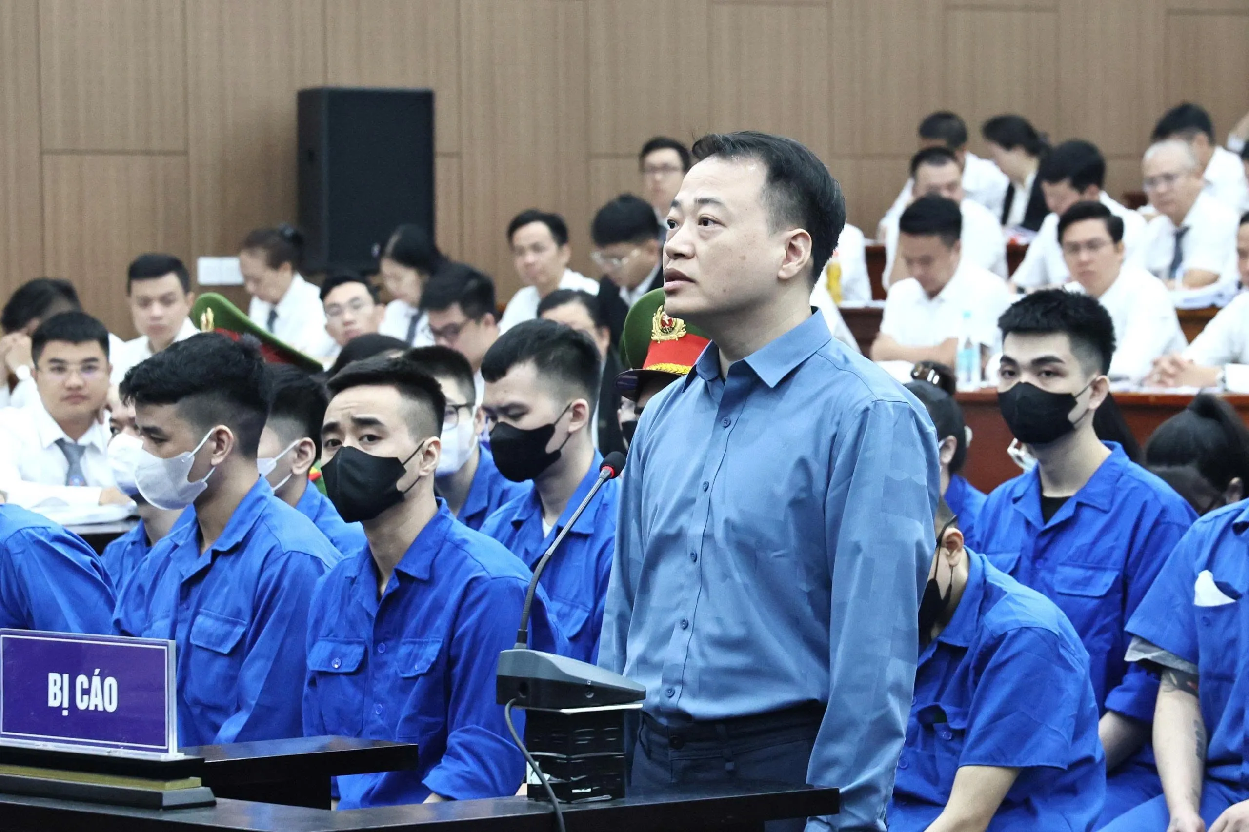 Shark Bình tại phiên tòa xét xử vụ lừa đảo liên quan Mr Pips - Ảnh: GIANG LONG