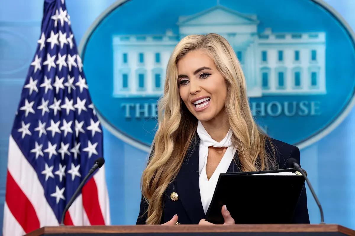 Tân Thư ký báo chí Nhà Trắng Katie Zacharia trong buổi họp báo đầu tiên tại Nhà Trắng ở Washington DC ngày 13-10 - Ảnh: REUTERS