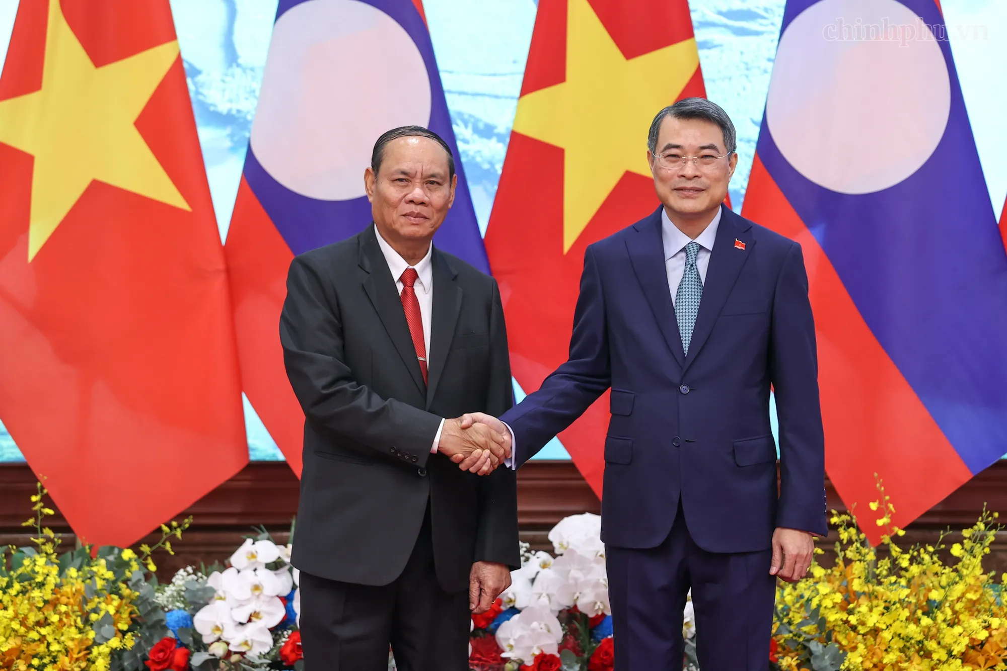 Thủ tướng Lê Minh Hưng tiếp Thường trực Ban Bí thư Đảng Nhân dân Cách mạng Lào Vilay Lakhamfong ngày 14-10 - Ảnh: VGP