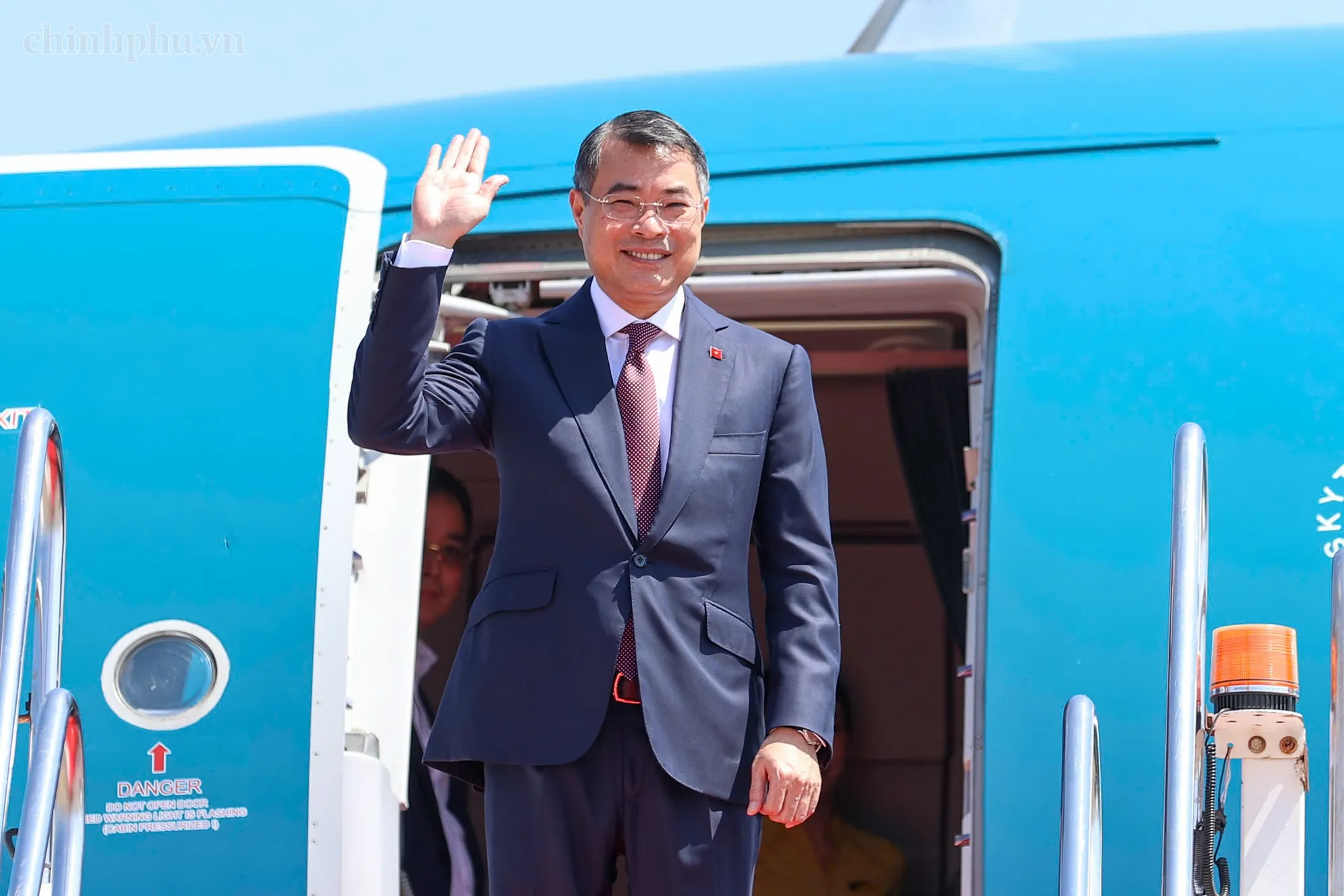 Thủ tướng Lê Minh Hưng rời thủ đô Vientiane, kết thúc tốt đẹp chuyến thăm chính thức Lào - Ảnh: CHINHPHU.VN