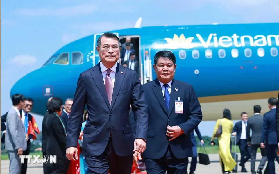 Tại Lào, Thủ tướng Lê Minh Hưng sẽ cùng lãnh đạo cấp cao nước này trao đổi sâu rộng về các biện pháp cụ thể thúc đẩy hợp tác - Ảnh: TTXVN