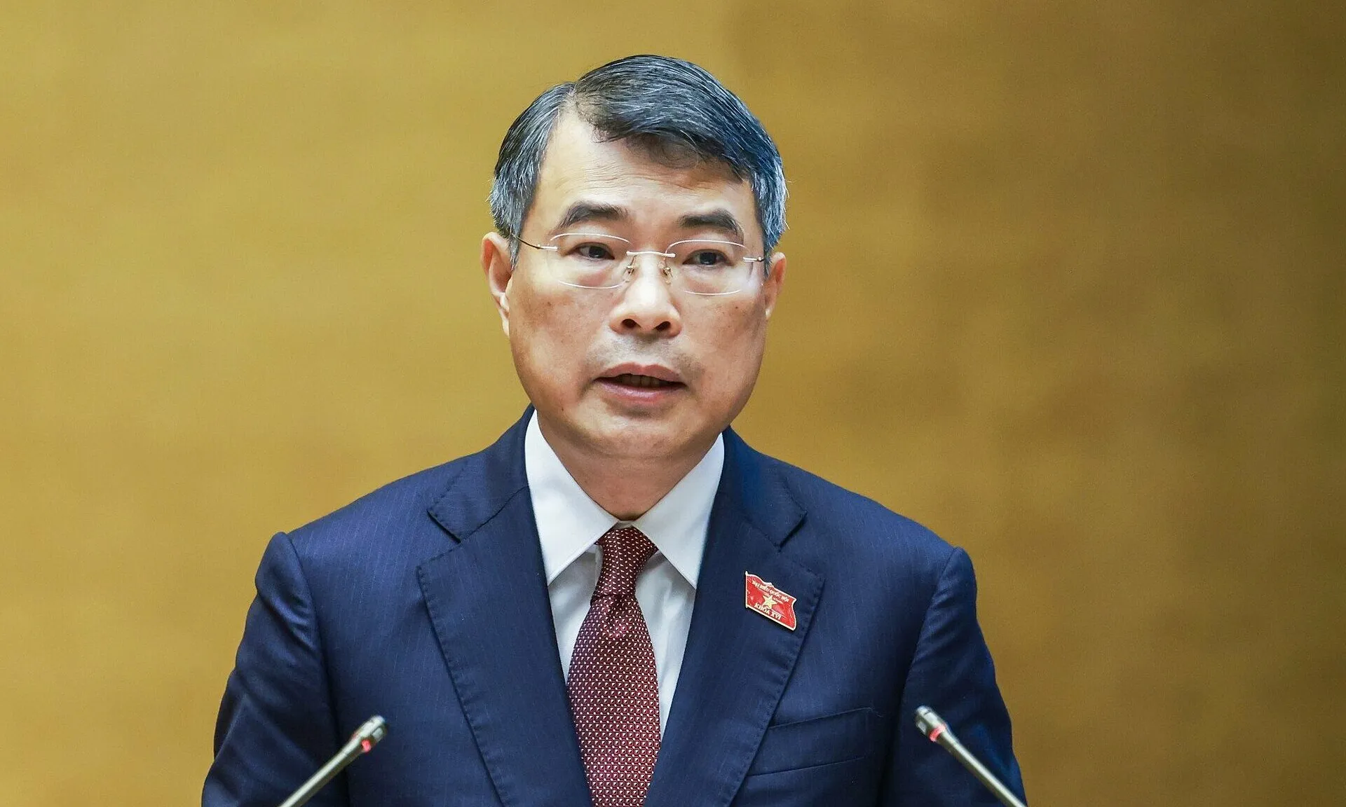 Thủ tướng Lê Minh Hưng báo cáo tình hình kinh tế xã hội tại Kỳ họp 2 Quốc hội khóa 16, sáng 17/10.