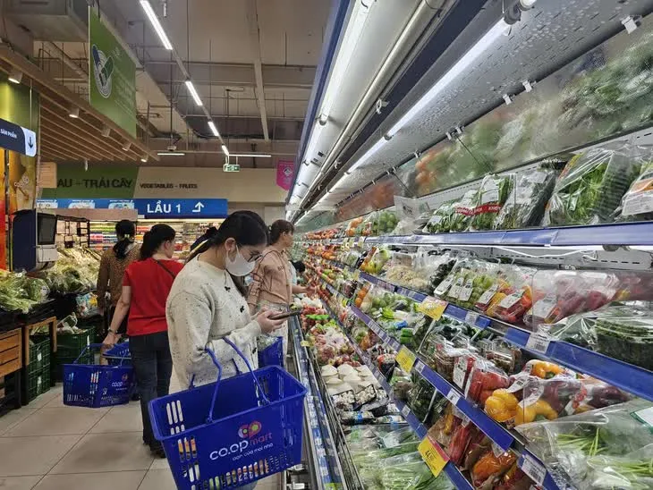 Nông sản sạch đạt chuẩn VietGAP, hữu cơ, OCOP được trưng bày tại một siêu thị - Ảnh minh họa: NHẬT XUÂN