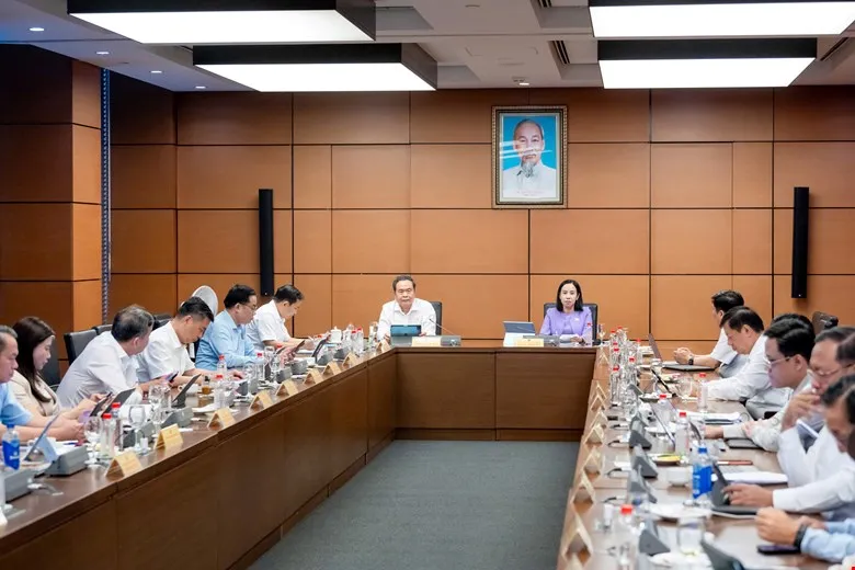 Quốc hội thảo luận tại tổ ngày 22-10 - Ảnh: Quochoi.vn