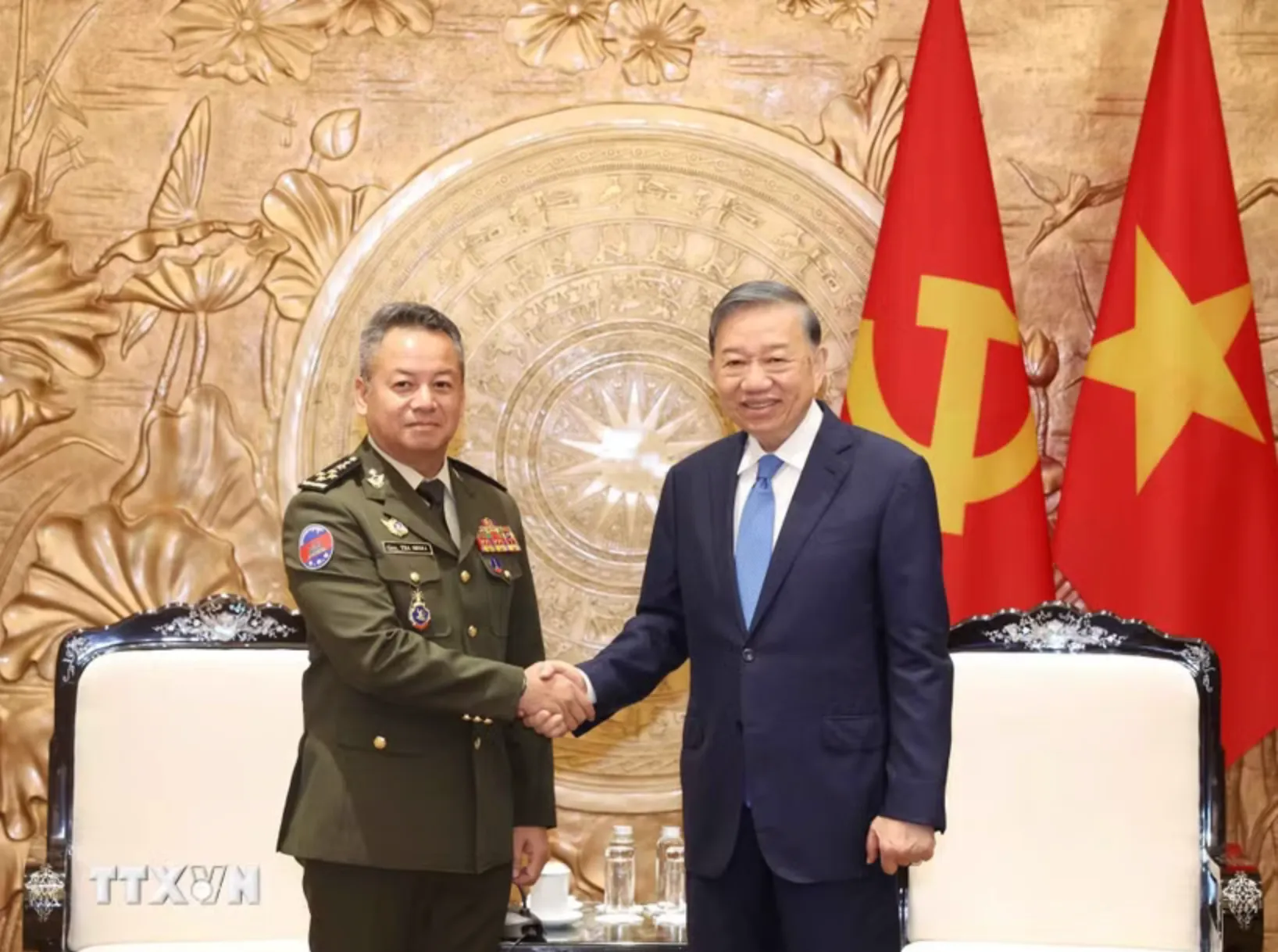 Tổng Bí thư, Chủ tịch nước Tô Lâm tiếp Đại tướng Tea Seiha, Phó thủ tướng, Bộ trưởng Bộ Quốc phòng Campuchia - Ảnh: TTXVN