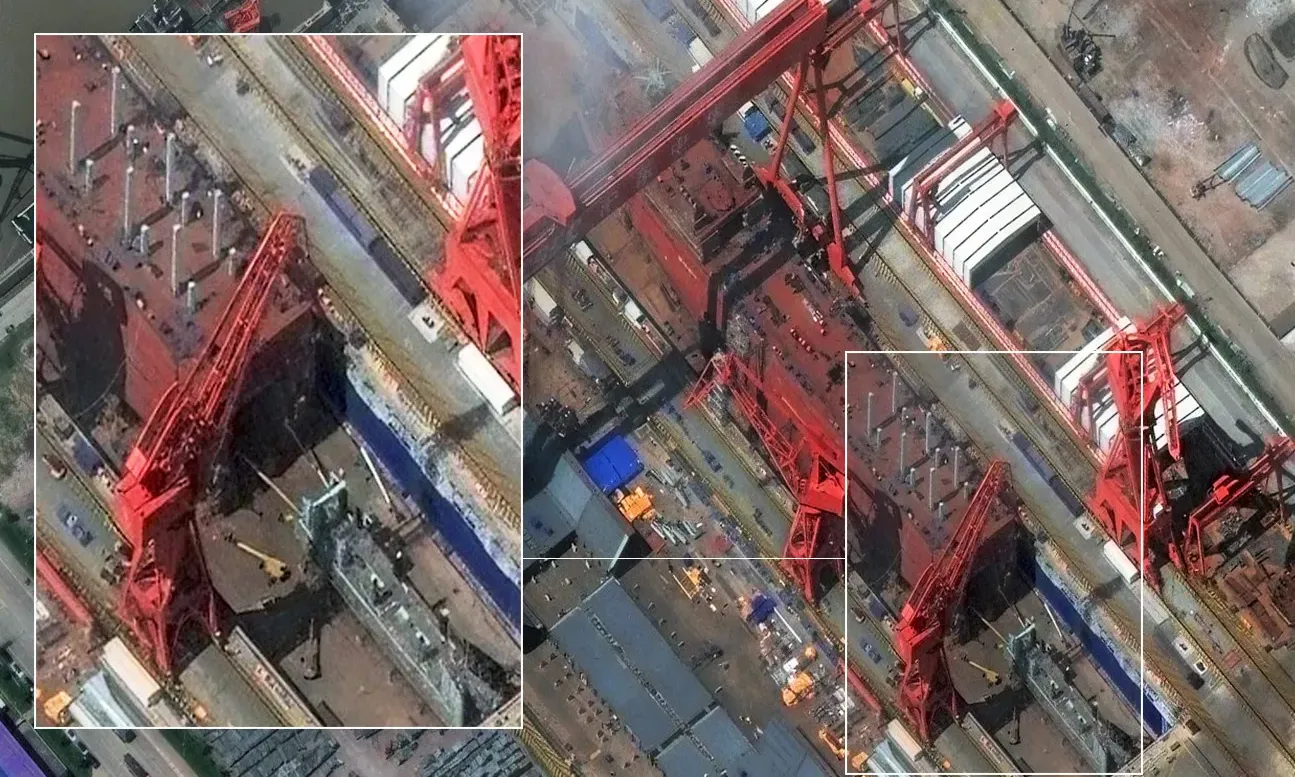 Con tàu có thể là mẫu hạm cho UUV cỡ lớn đang được chế tạo tại nhà máy đóng tàu ở Thượng Hải, Trung Quốc trong ảnh chụp ngày 10/9.