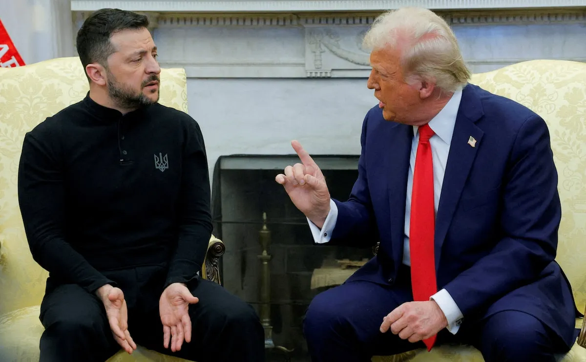 Tổng thống Mỹ Donald Trump (phải) gặp Tổng thống Ukraine Volodymyr Zelensky tại Nhà Trắng ngày 28-2-2025 - Ảnh tư liệu: REUTERS