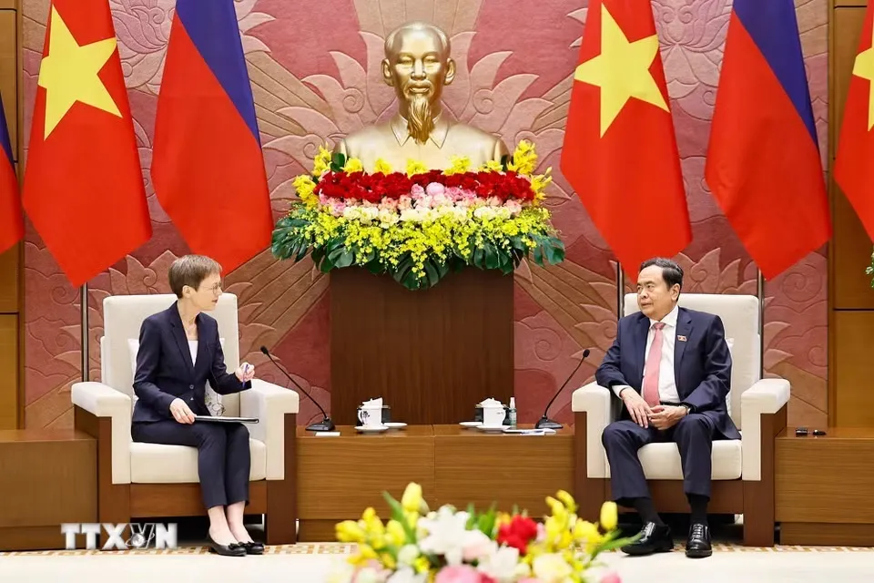 Hai nhà lãnh đạo nhất trí tiếp tục tăng cường quan hệ hữu nghị và hợp tác giữa hai nước, phát huy hiệu quả các hiệp định vừa ký kết - Ảnh: TTXVN