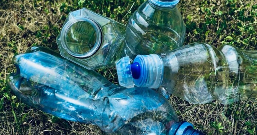 miroslav-kubasek-zalohovani-pet-skryty-boj-o-recyklat-pod-rouskou-boje-proti-litteringu-17449942319401.jpg