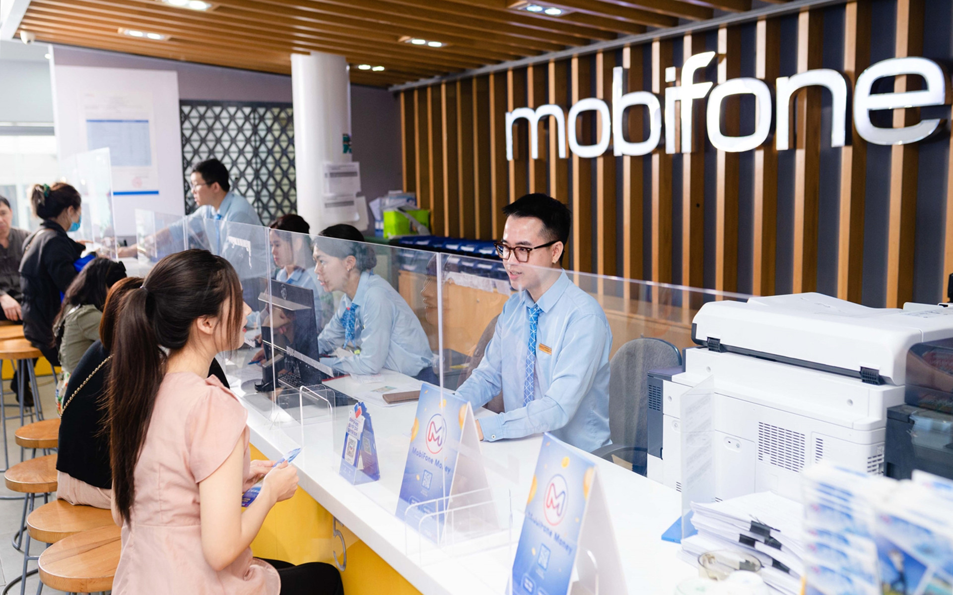 mobifone-nha-mang-di-dong-511 (1).jpg