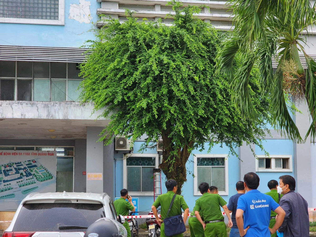 mot-nguoi-dan-ong-chet-tai-benh-vien-da-khoa-tinh-quang-ngai-cong-an-4-17270833708581769302708.webp