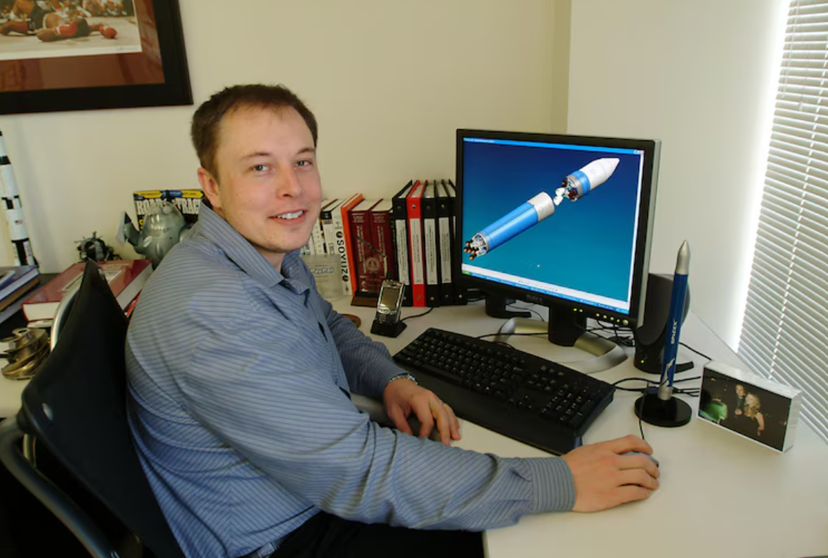 musk2004-1729958964329862344793.png.webp