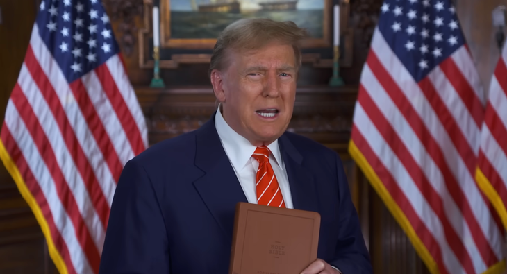 nd24327-donald-trump-cam-kinh-thanh-17115289221122079766347.webp