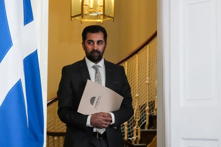 nd24430-thu-hien-scotland-humza-yousaf-tu-chuc-17144399984161440011202.webp