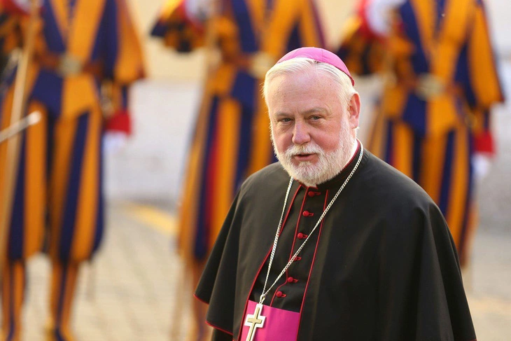 ngoai-truong-toa-thanh-vatican-17121467313742019260343.webp