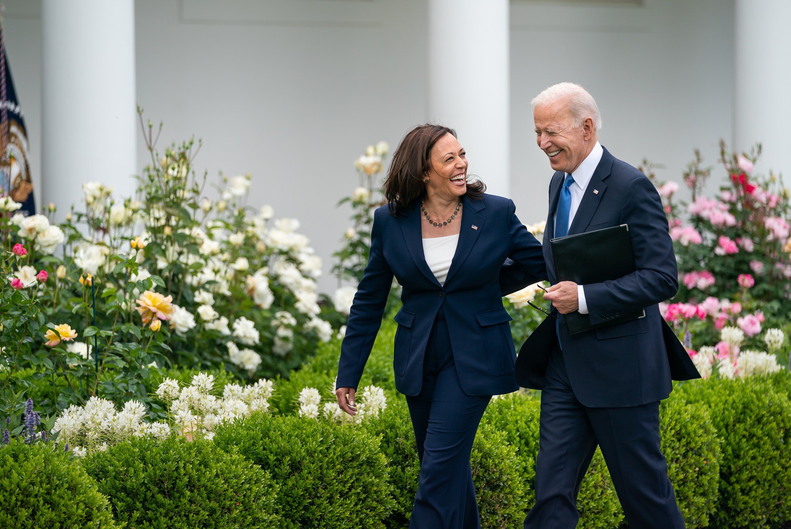 ong-Joe-Biden-dung-tranh-cu-dang-Dan-chu-nhan-1-1721635533-783-width1600height1070.jpg