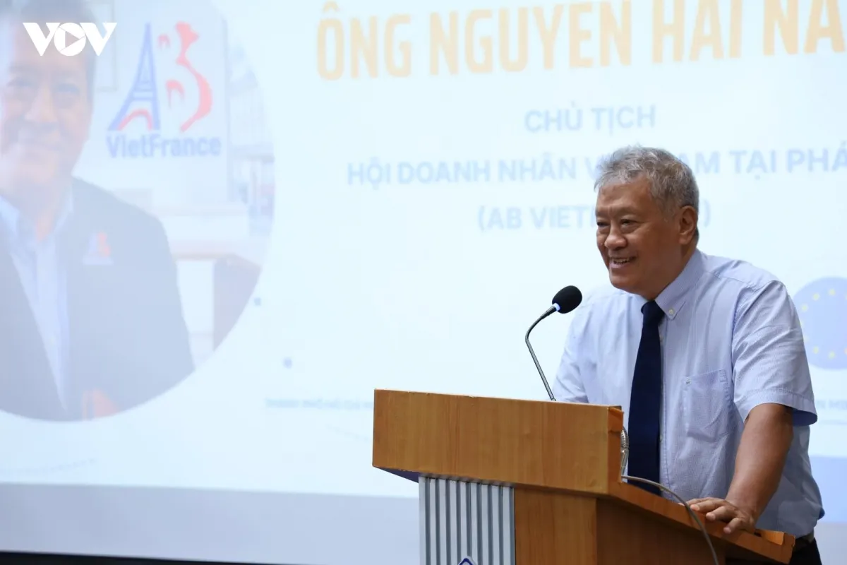 ong-nguyen-hai-nam-chu-tich-hoi-doanh-nhan-viet-nam-tai-phap-nhan-manh-kieu-bao-tai-phap-xac-dinh-viec-dat-the-he-tre-lam-trung-tam-se-tao-nen-nhung-nhip-cau-tri-thuc-kinh-doanh-va-doi-moi-sang-t.webp