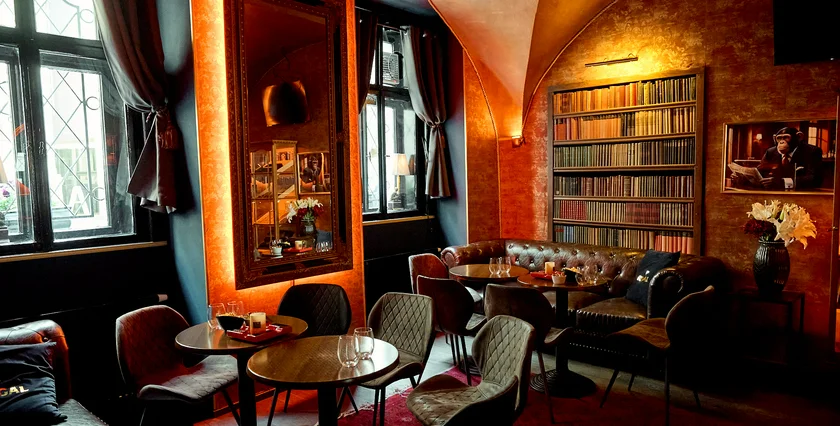 our-cigar-lounge-ehcqq.webp