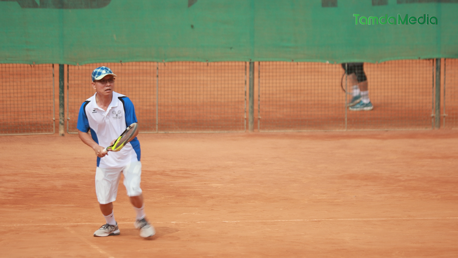phong su tennis.00_30_42_20.Still019.bmp