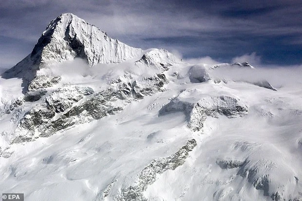 photo-1-17103194091831661000672.webp