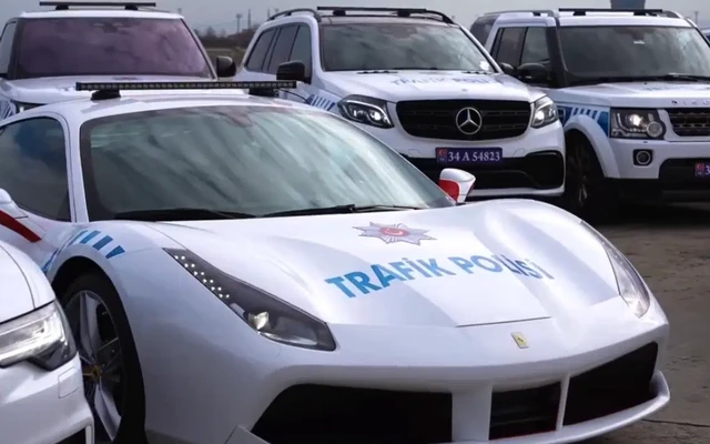 police-force-in-turkey-drives-repossessed-biker-gang-supercars-5-17038924780891947197887.webp