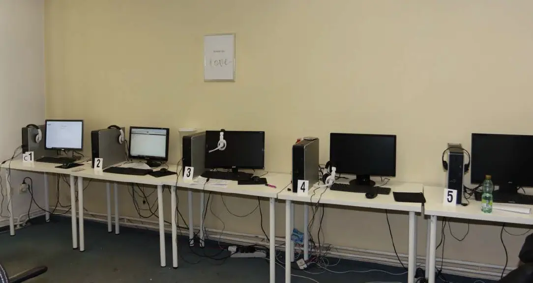 policie-cr-falesna-sbirka-callcentra-obvineni.webp