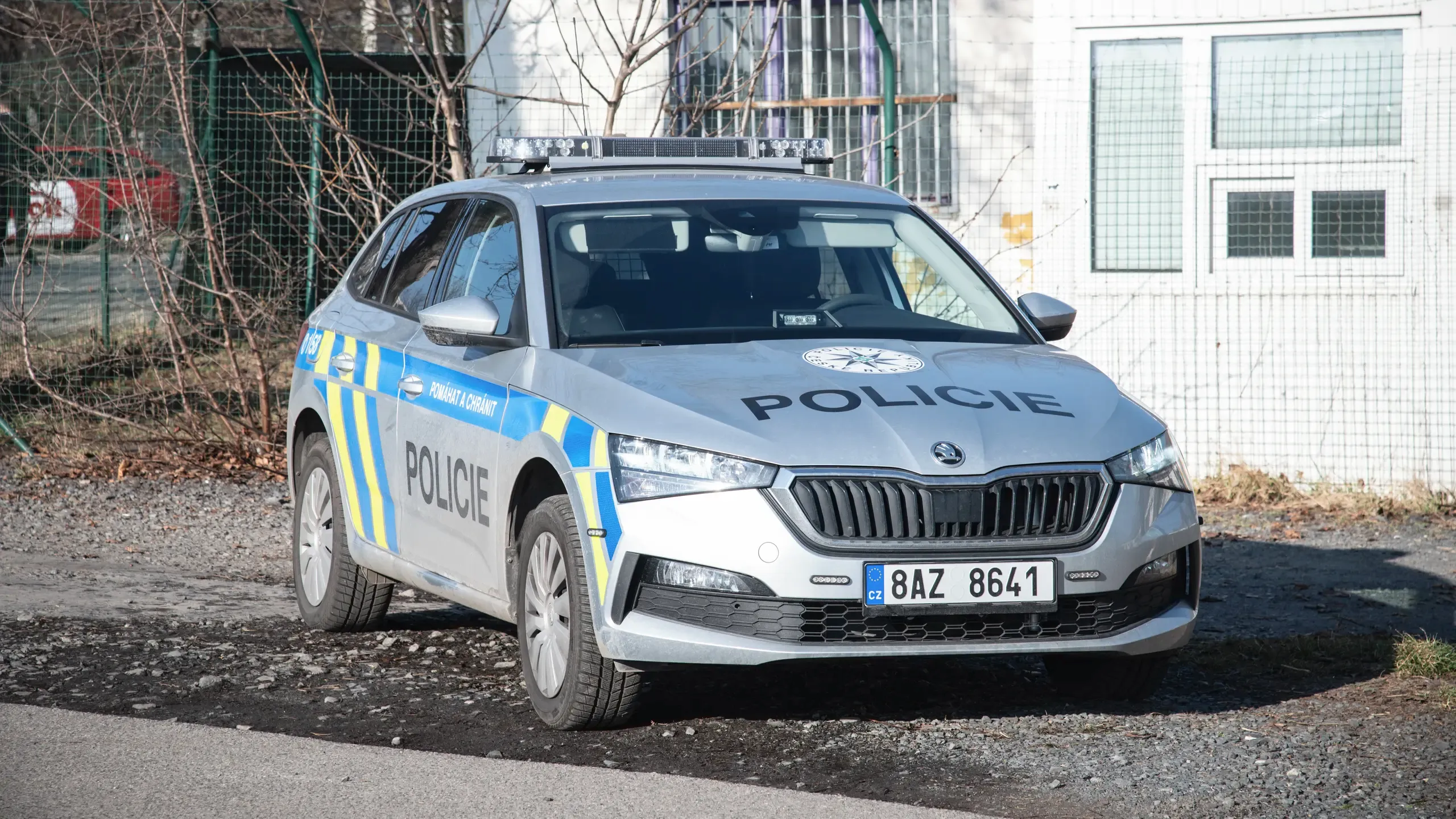 policie-policie-cr-158-policejni-auto-krimi-pomahat-a-chranit.webp