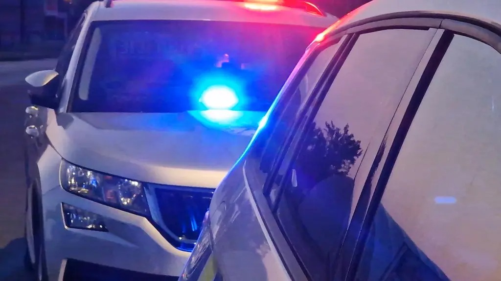 policie-xpolicie-auto.jpg